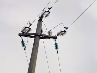 Cable de alta tensión, de aluminio y acero.