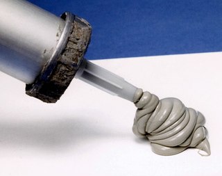 Pasta de silicona para sellar.