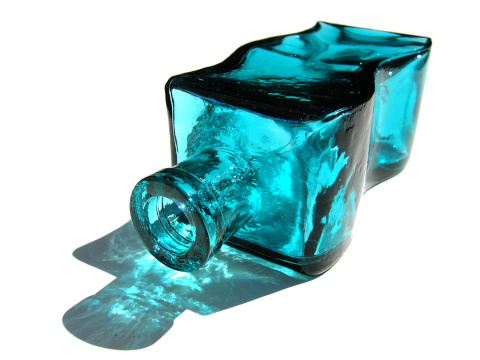 Botella de vidrio azul